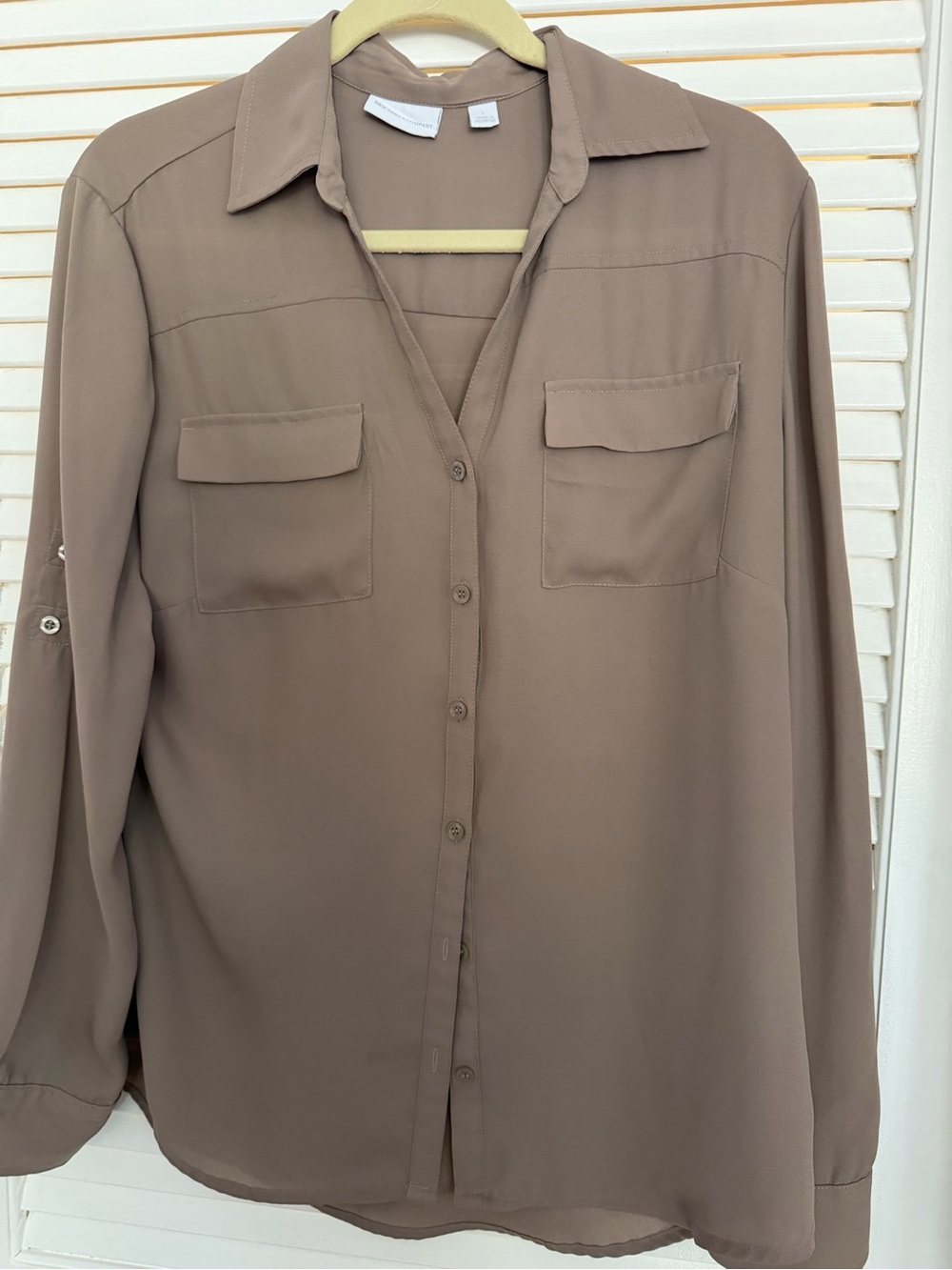 New York & Co. misses button down/opt button up sleeves. Size L.